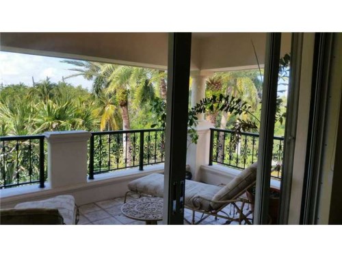 19237 FISHER ISLAND DR # 19237