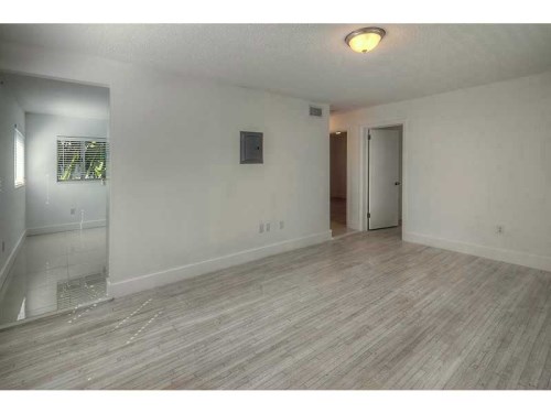1030 NE 80 ST
