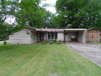 946 Lynn Dr