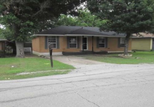 110 Evelyn St