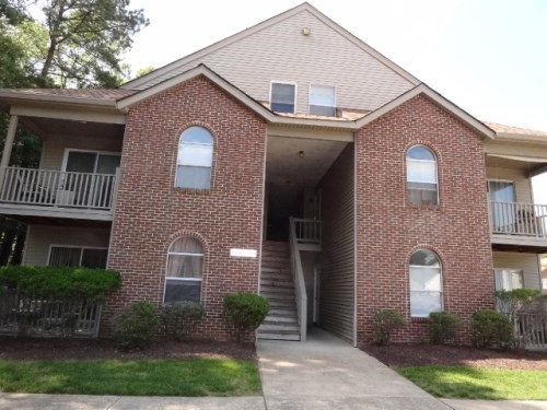 614 Mary Robert Ln #206