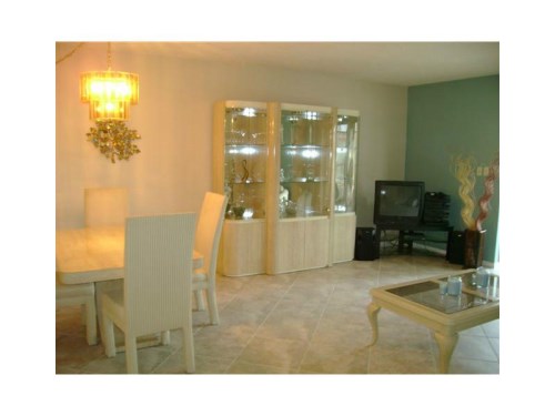 2251 NW 48 TE # 201