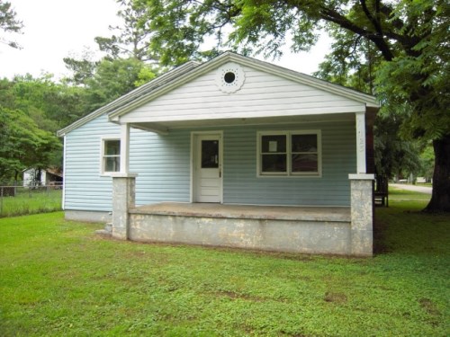 123 Hart Ave
