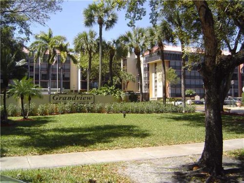 2816 N 46 AV # 480J