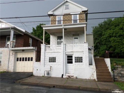 319 S 4th St