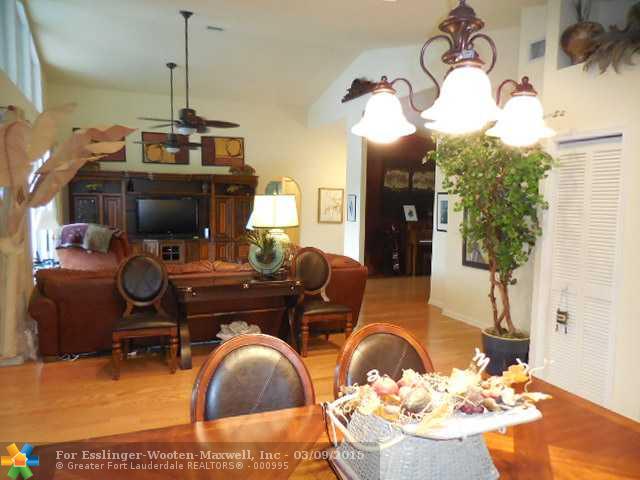10900 NW 7TH CT