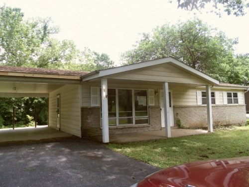 2916 Paula Ln