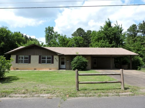 610 Woodlawn Ave