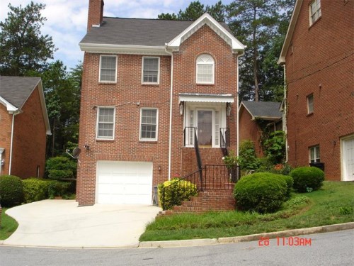 3200 Henderson Walk