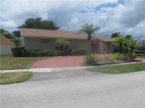 7820 SW 93 AV