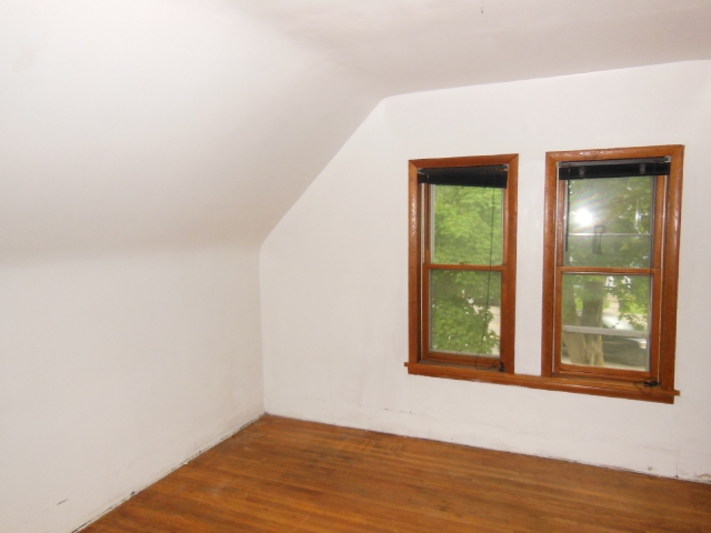 517 Villa St
