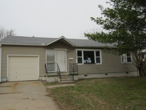 4275 E Young Pl