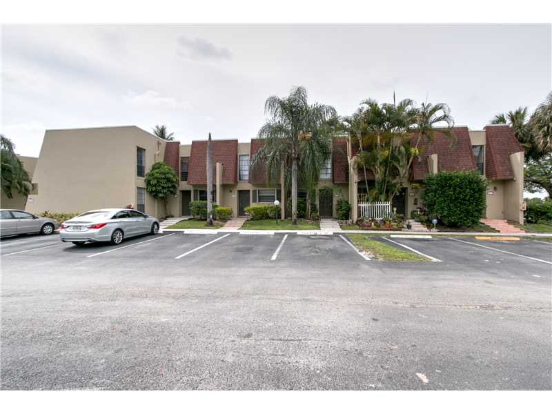 8960 PALM TREE LN # 8960