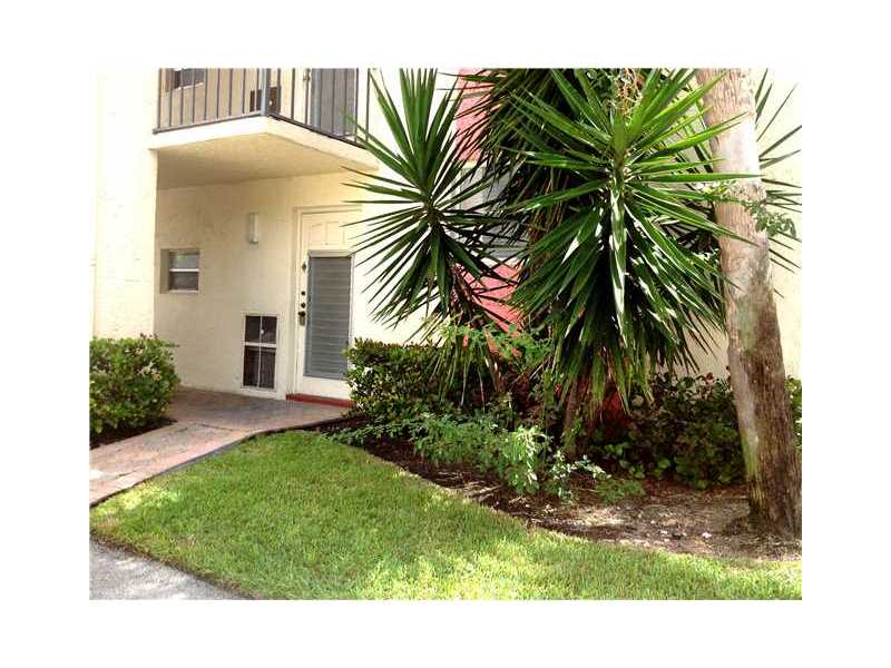 9800 N HOLLYBROOK LAKE DR # 101