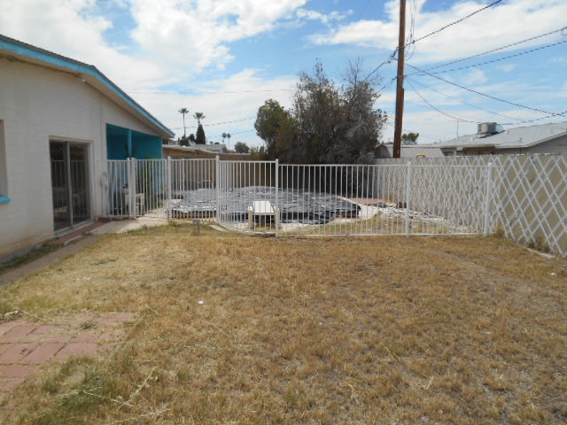 1916 W Joan De Arc Ave