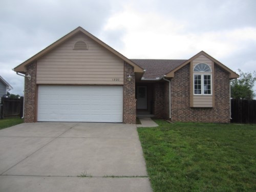 1320 S Emporia St