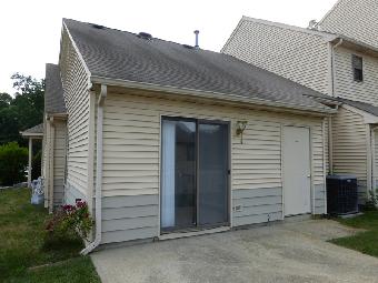 808 Ivy Ct