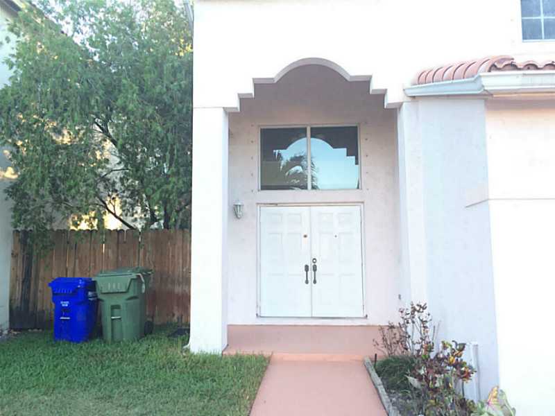 1566 NW 105 AV