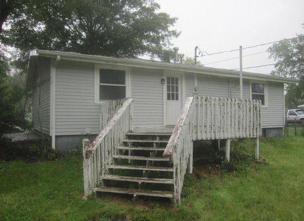 6 Mohawk Ave
