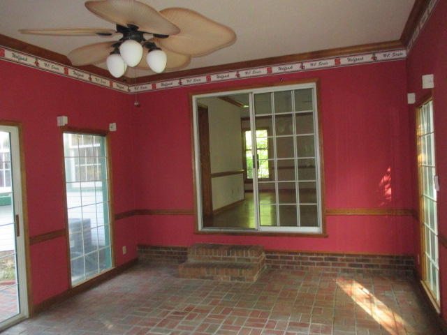 1301 Thompson Dr