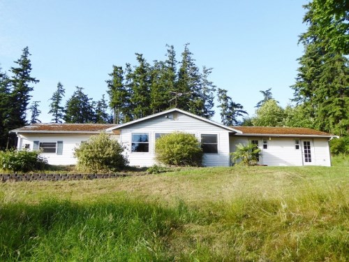 945 E Crescent Harbor Road