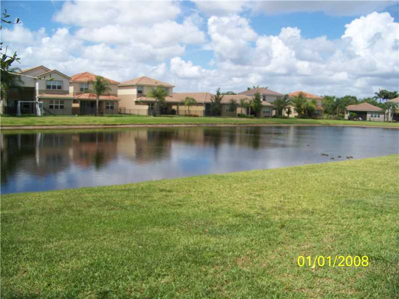 8252 CALABRIA LAKES DR