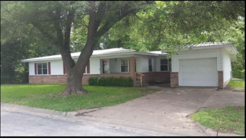 809 West Ave R