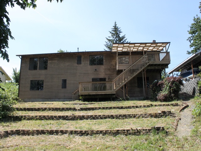 525 20th Ave SE