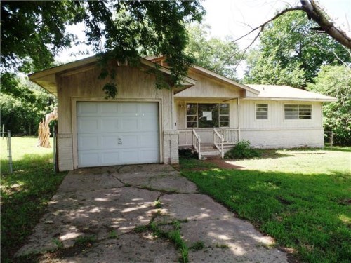 512 E Main St