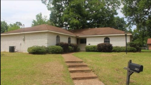 2323 Greenway Dr