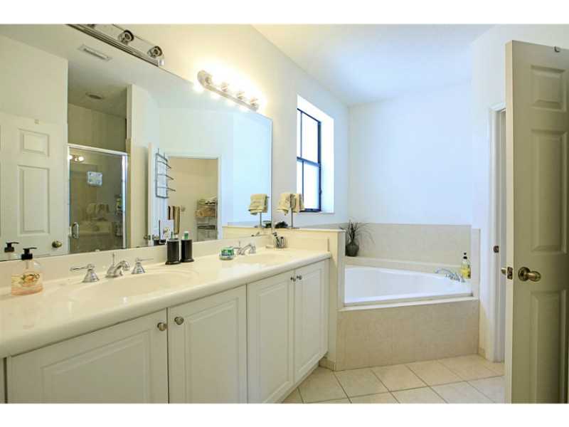 3270 NW 103 # 3270