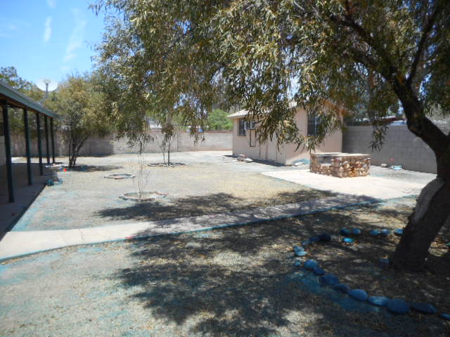 3326 N El Tovar Ave