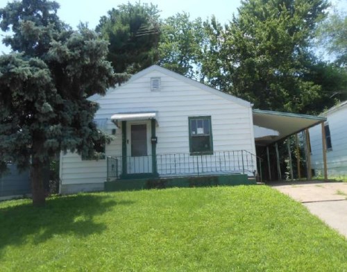886 Nassau Dr
