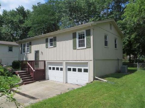 106 SE Brentwood Dr