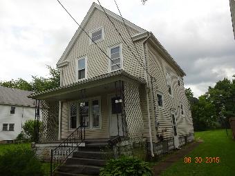 152 Oak St