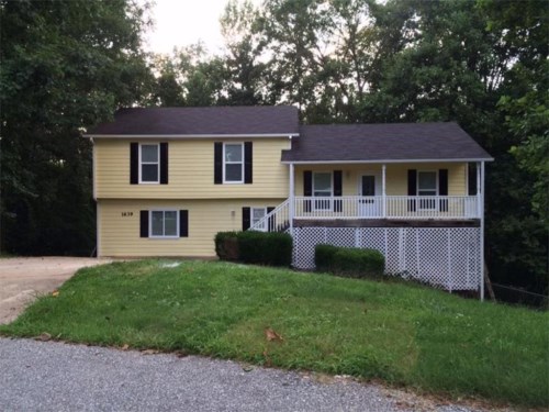 1639 River Trace