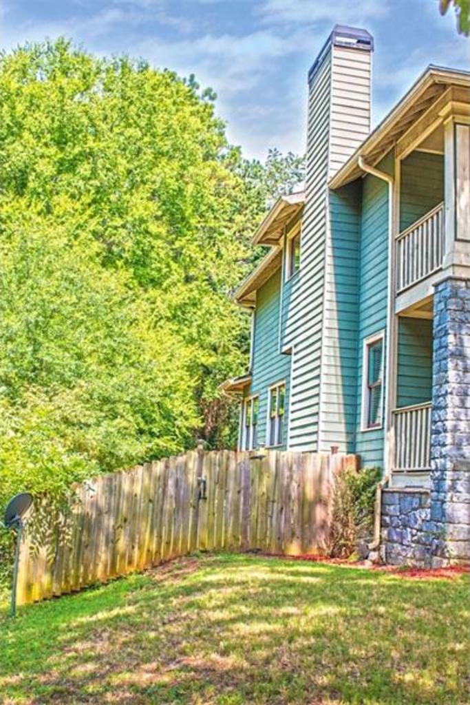 2037 Holly Hill Drive
