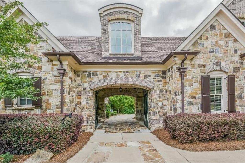 62 Troup Court