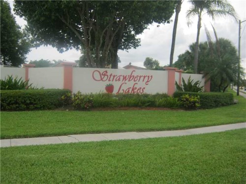 5892 STRAWBERRY LAKES CIR