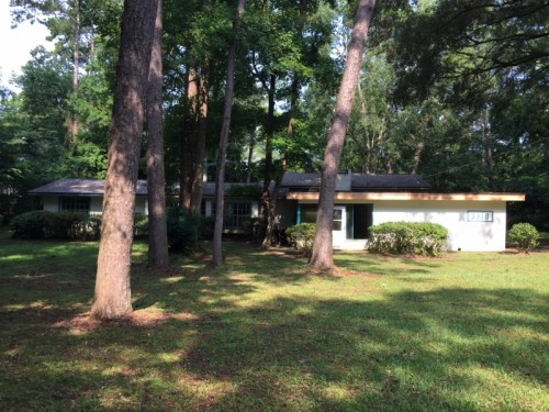 3318 Lakeshore Dr