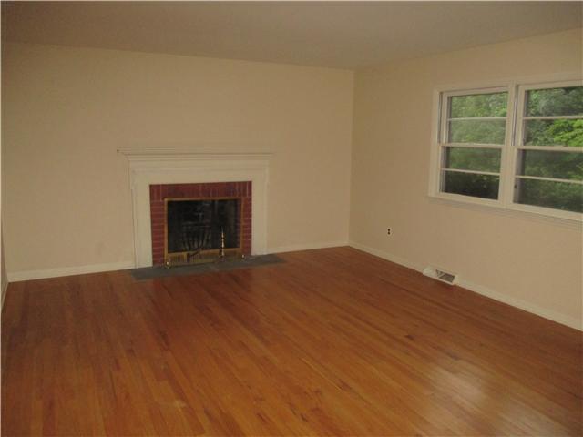 100 Meriden Dr