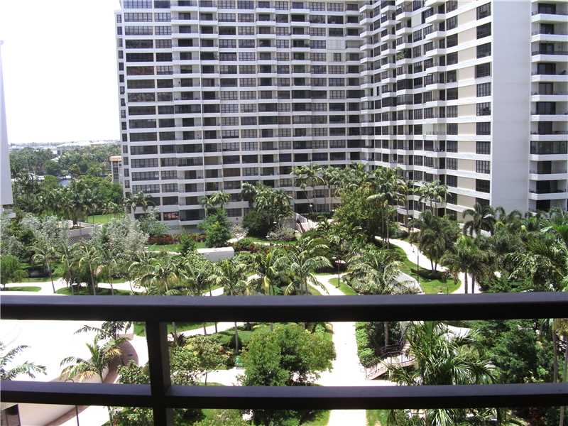 2500 PARKVIEW DR # 919