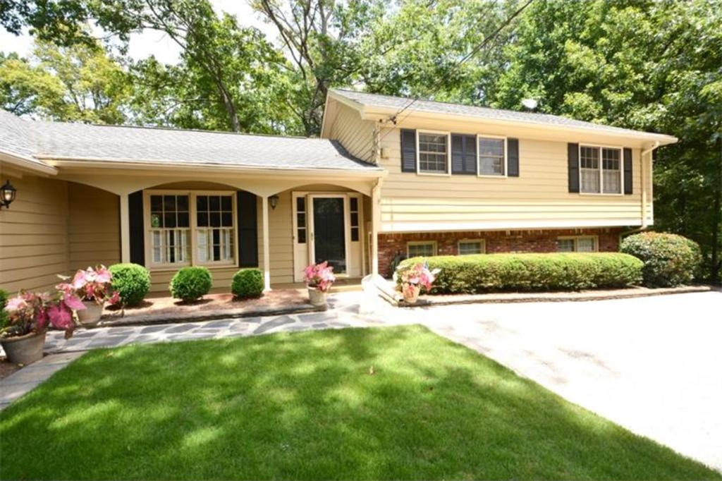 370 Thornwood Drive