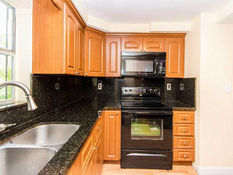 6604 SW 113 AV # 6604