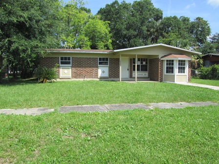 7028 Lincoln Circle West