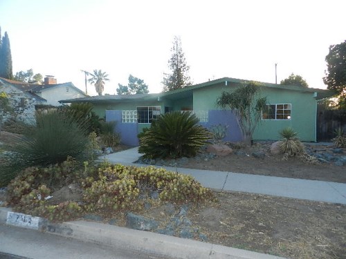 9743 Woodley Ave