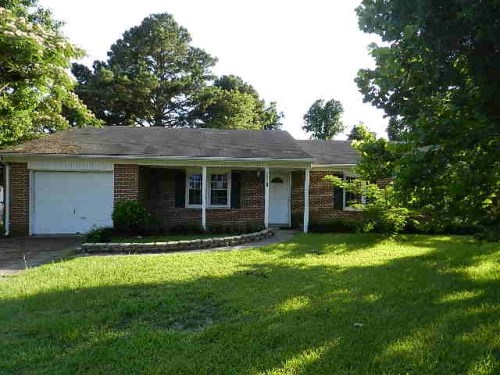 1203 Castle Dr