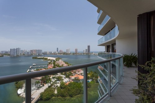4000 ISLAND BL # 2004