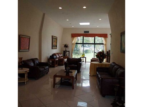 5613 S TRAVELERS PALM LN