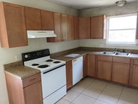 806 W Strong St